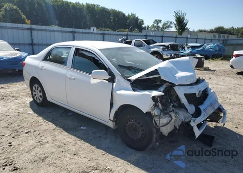 2010 Toyota Corolla Base z USA, uszkodzony, nr VIN 2T1BU4EE9AC323446